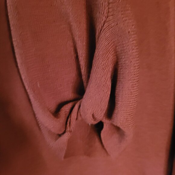 Light-weight sweater NEVER WORN - Picture 4 of 4